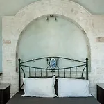Jean Claud Villa Márpissa