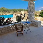 Jean Claud Villa Márpissa