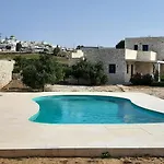 Villa Jean Claud Márpissa