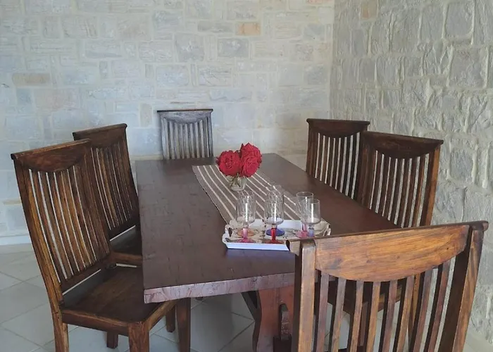 Jean Claud Villa Márpissa